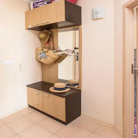 Sea View Apartment *